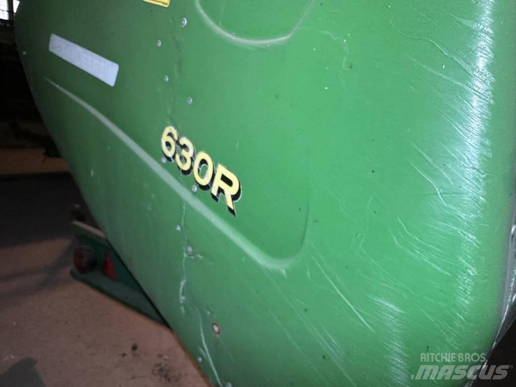 John Deere 9880 STS Sklízecí mlátičky
