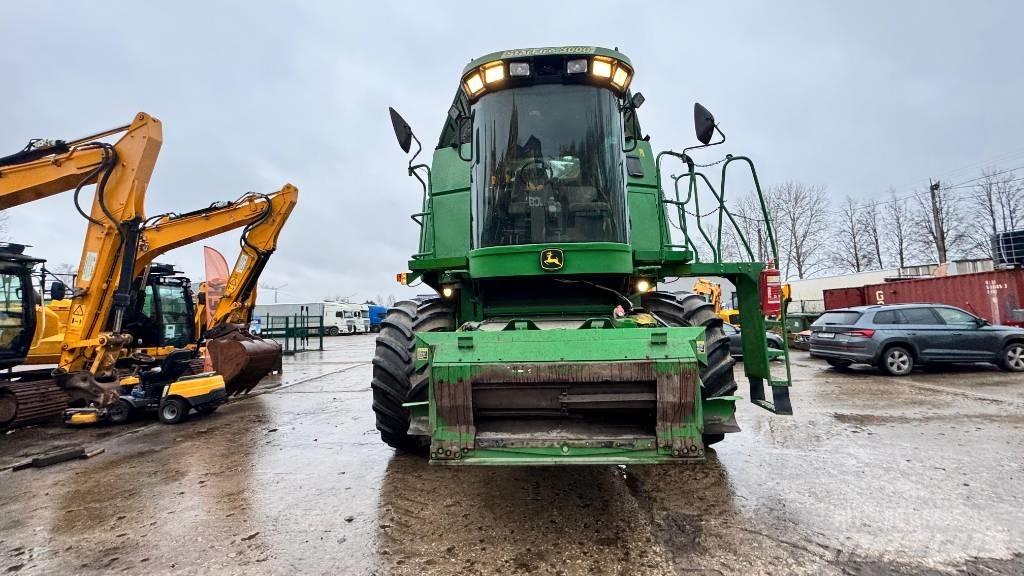 John Deere 9880 STS Sklízecí mlátičky