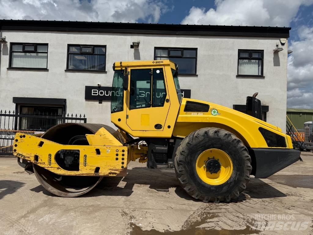 Bomag 213 DH-4i Tahačové válce