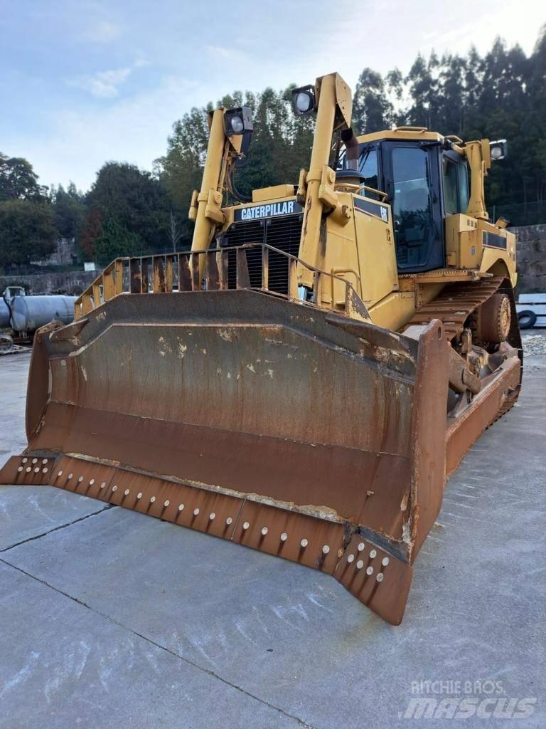 CAT D 8 T Pásové dozery