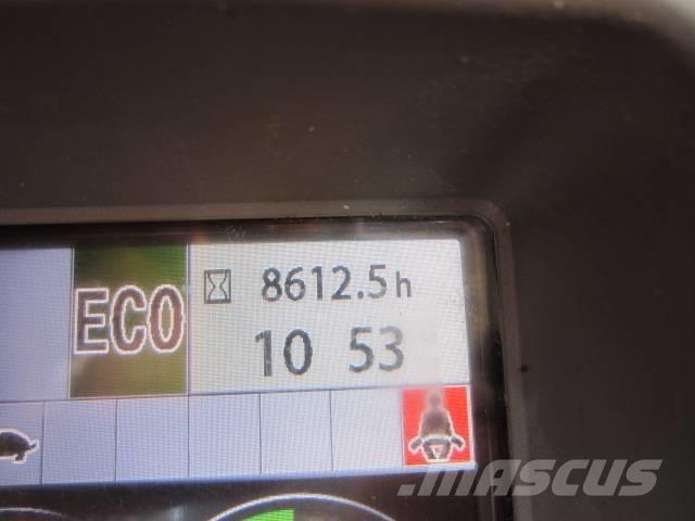Hitachi ZX 135 Pásová rýpadla