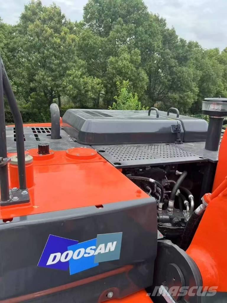 Doosan DX 225LC-9C Pásová rýpadla