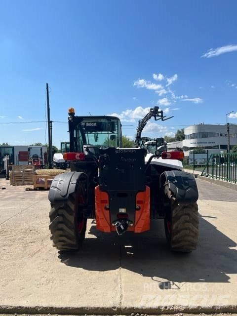 Bobcat TL38.70HF Teleskopické manipulátory