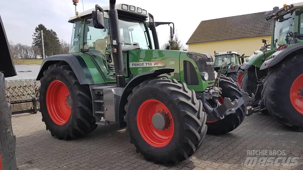 Fendt 718 Vario TMS Traktory