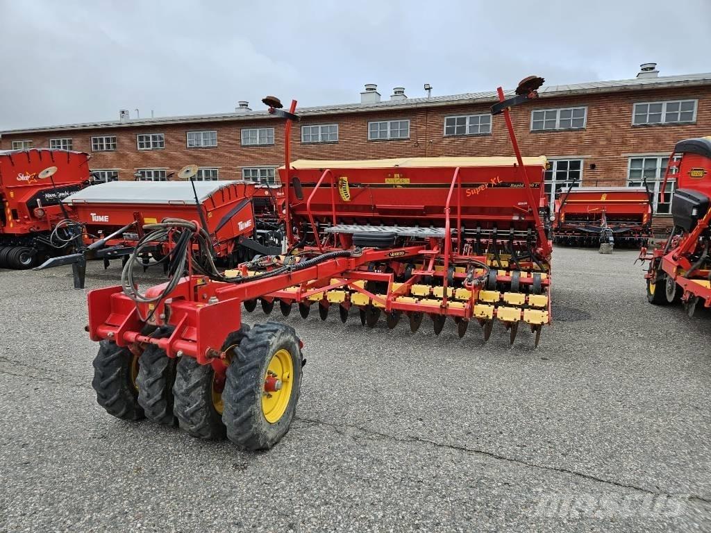 Väderstad Rapid 400 Kombinované secí stroje