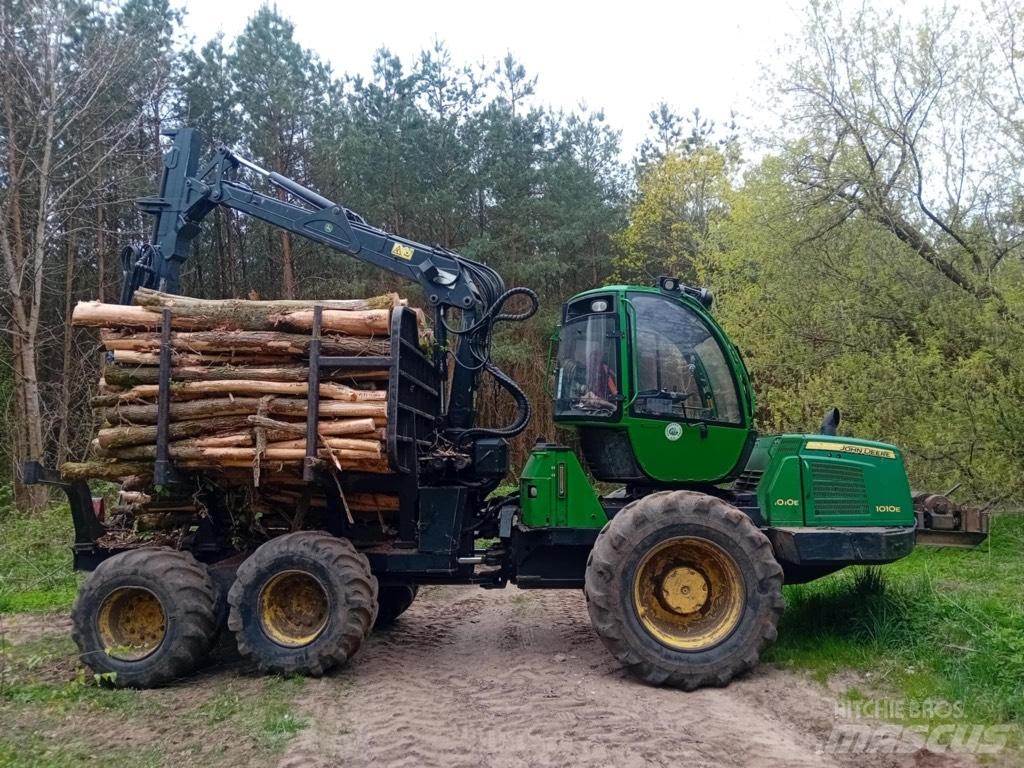 John Deere 1010 E Vyvážecí traktory