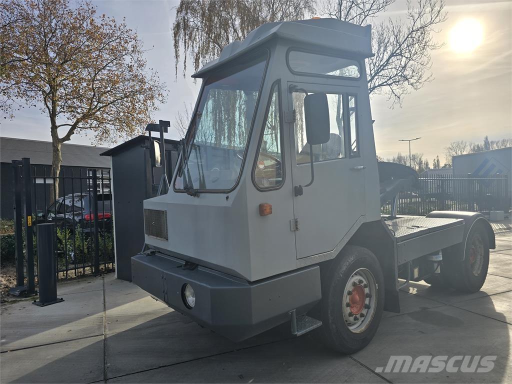  [div] DAF TT2100DH Terminálový tahač