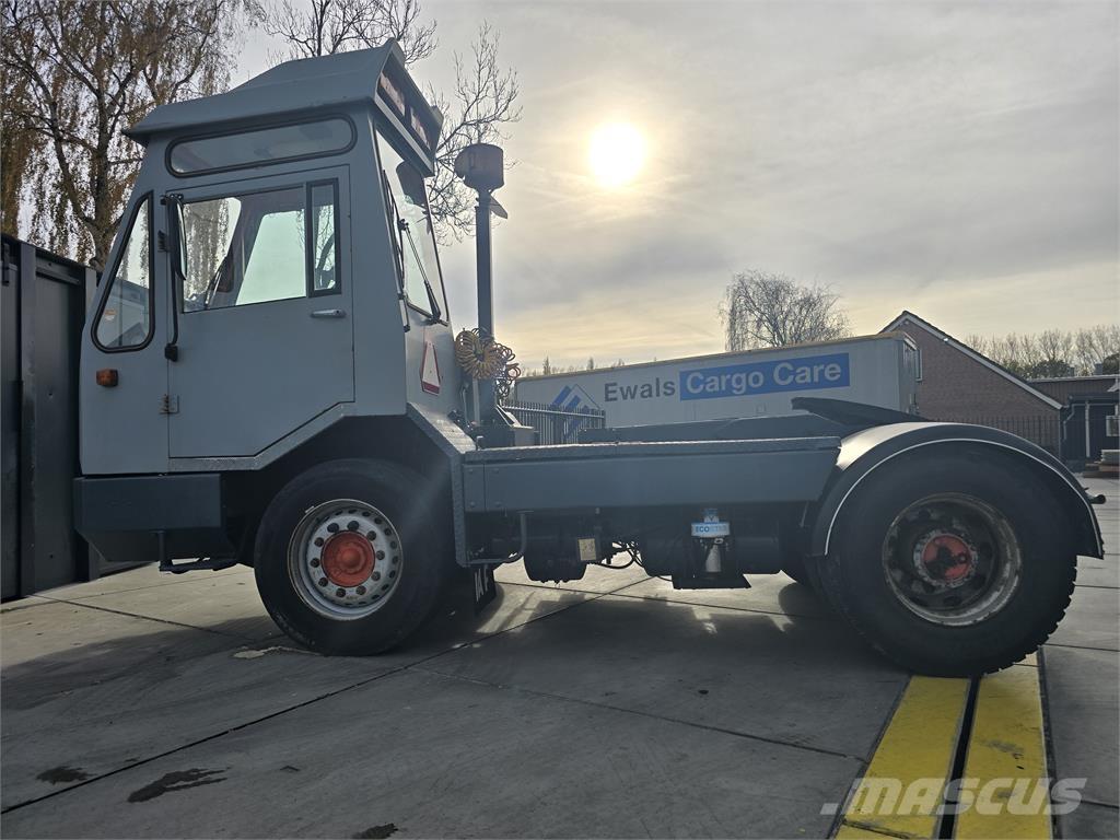 [div] DAF TT2100DH Terminálový tahač
