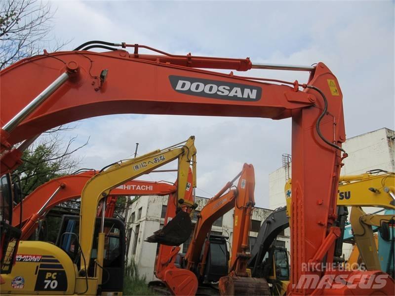 Doosan DX 300 LC Pásová rýpadla