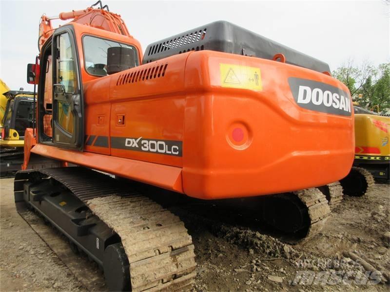 Doosan DX 300 LC Pásová rýpadla