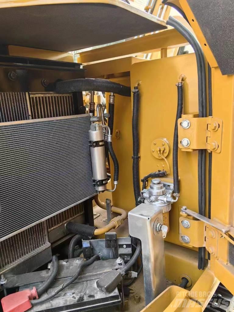 CAT 307E2 Mini rýpadla < 7t