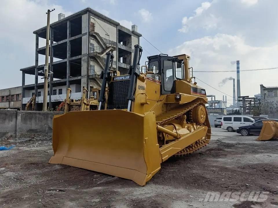 CAT D9N Pásové dozery