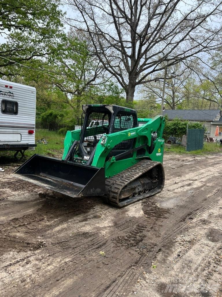 Bobcat T740 Smykem řízené nakladače