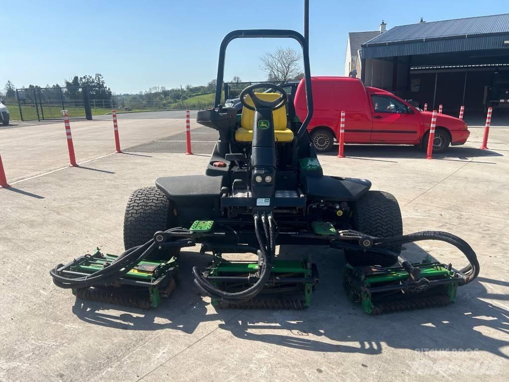 John Deere 3235C Sekačky fervejí