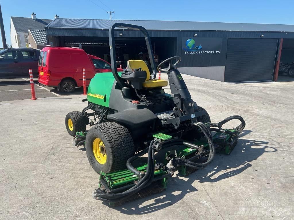 John Deere 3235C Sekačky fervejí