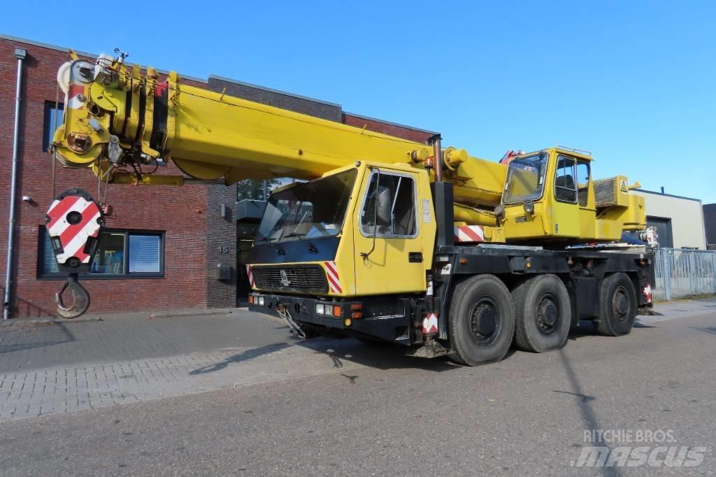 Grove GMK 3050 Univerzální terénní jeřáby