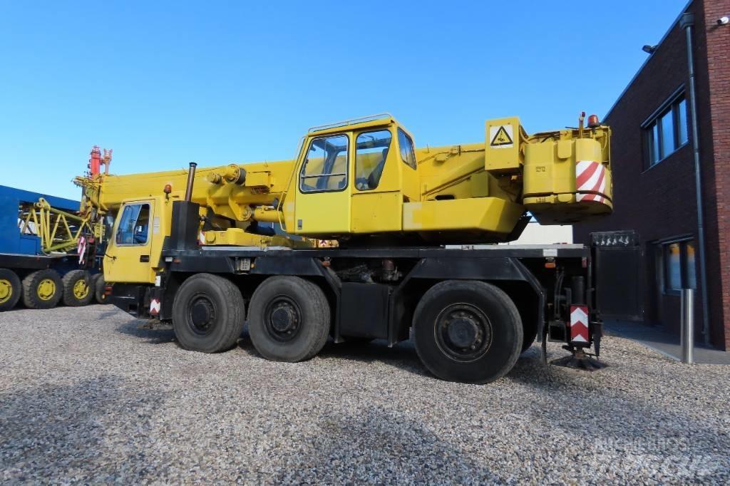 Grove GMK 3050 Univerzální terénní jeřáby