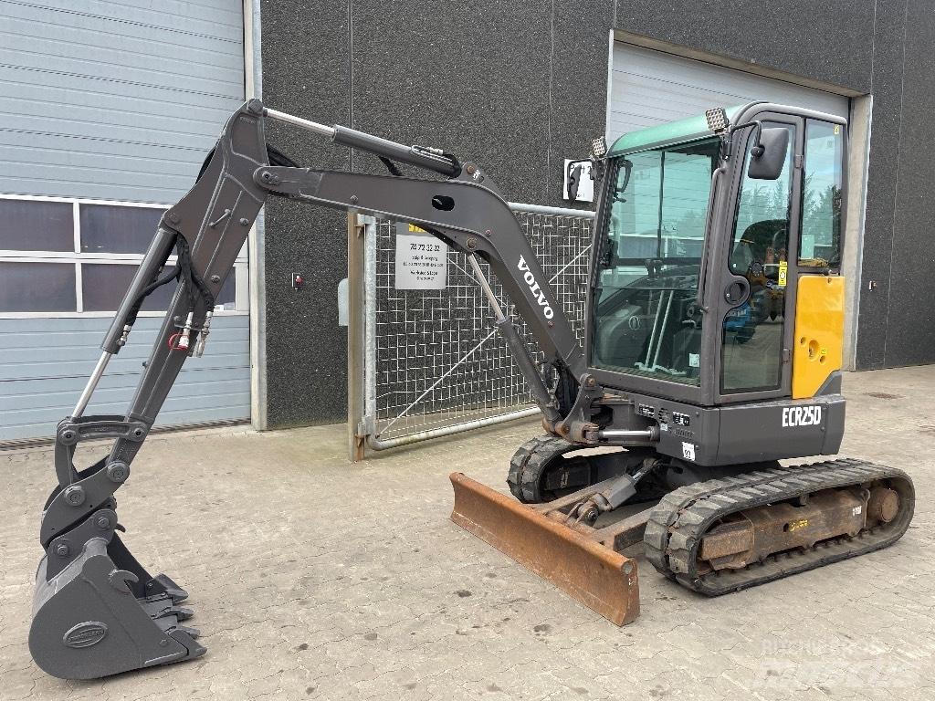 Volvo ECR25D Mini rýpadla < 7t