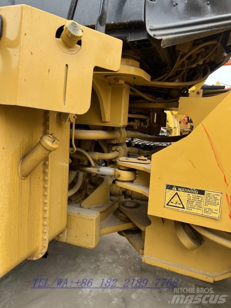 CAT 966G Kolové nakladače