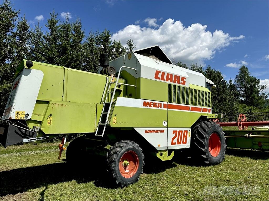 CLAAS Mega 208 Sklízecí mlátičky