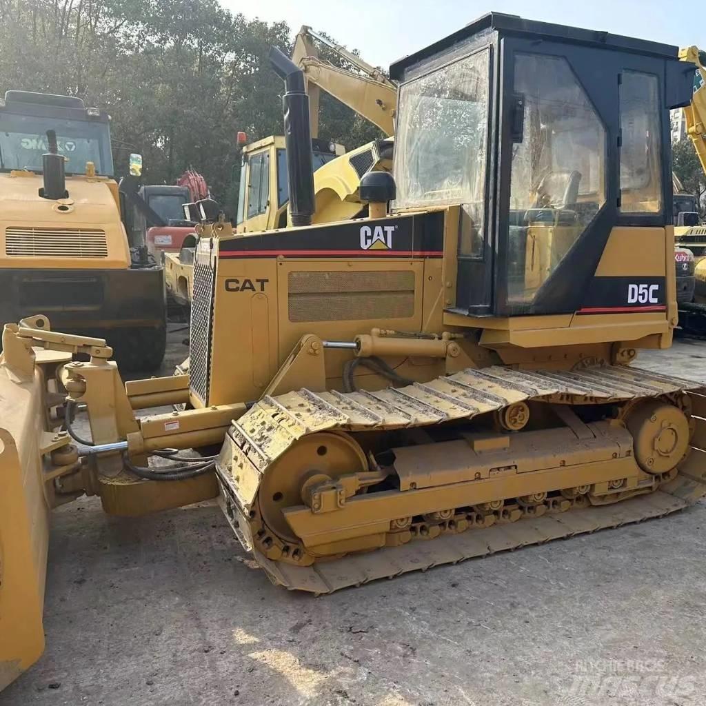 CAT D 5 C Pásové dozery