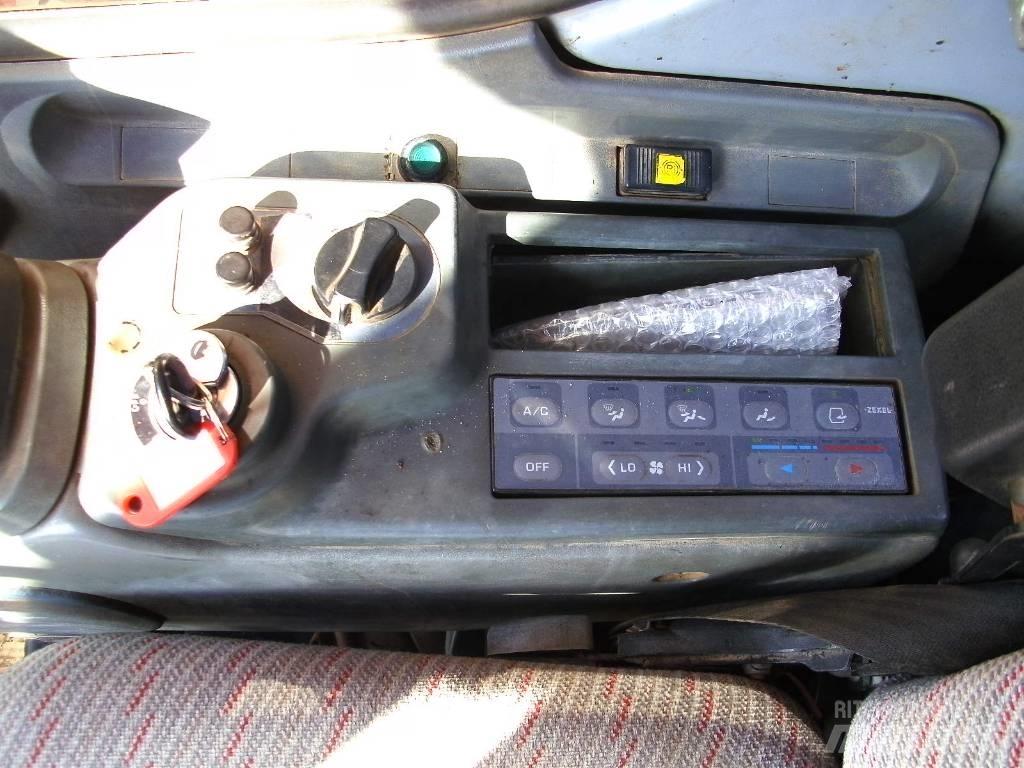 Fiat-Kobelco EX215W Kolová rýpadla