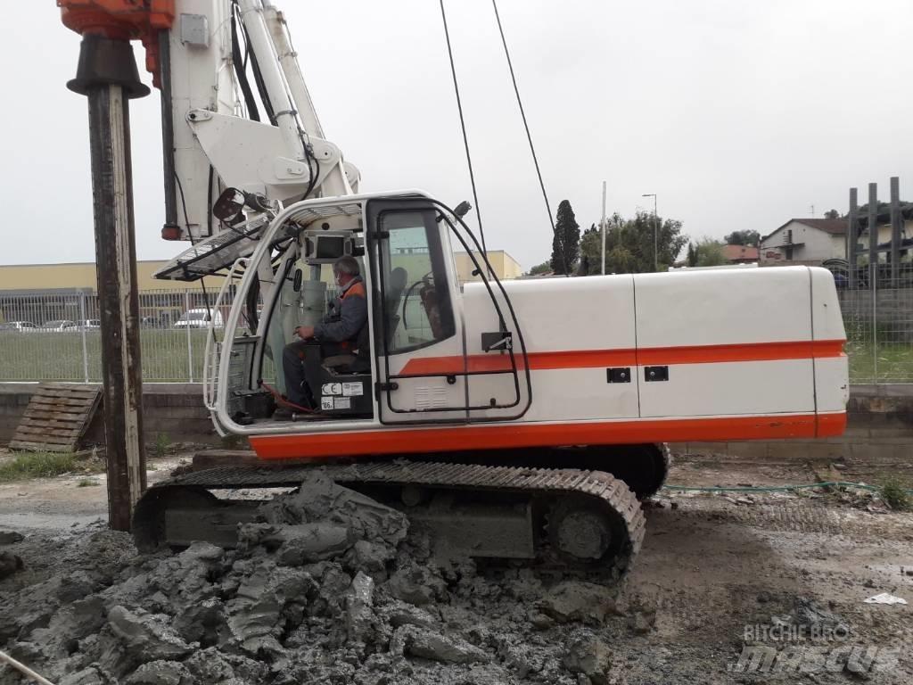 Soilmec R210 Pilířové jeřáby