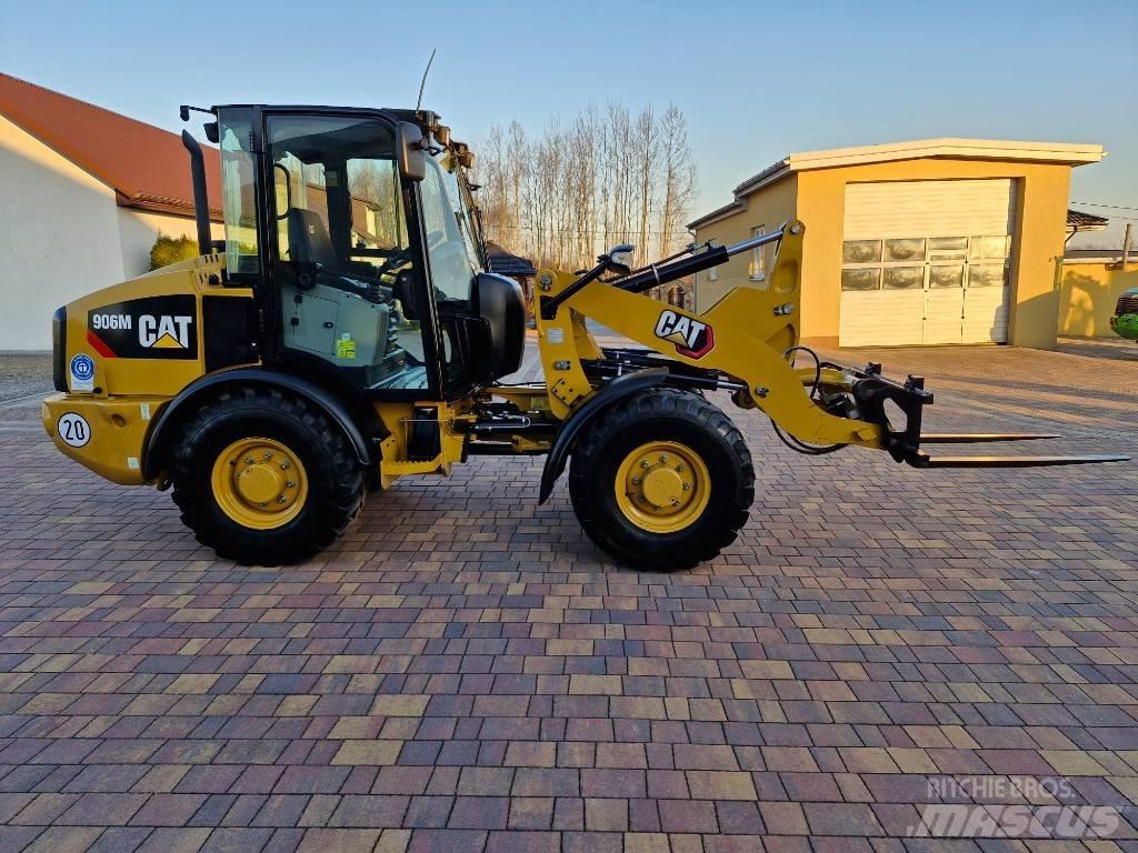 CAT 906 M Kolové nakladače