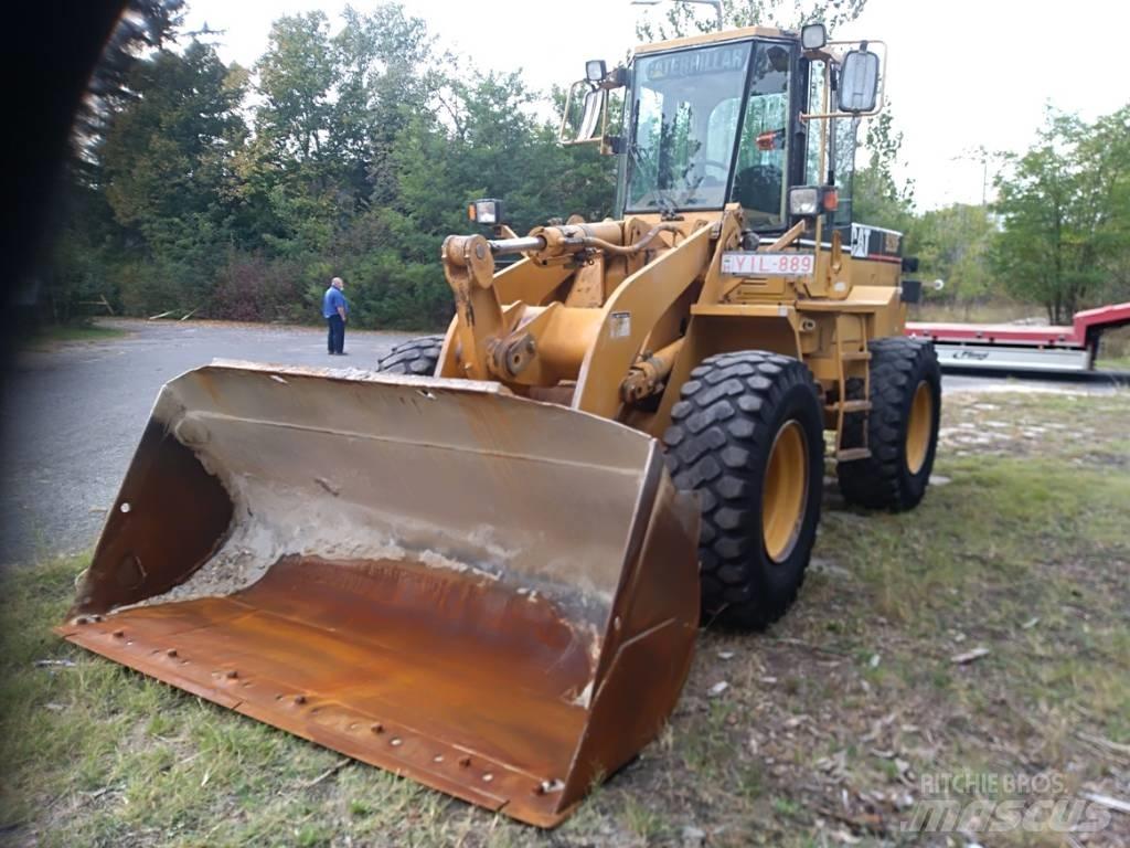 CAT 928F Kolové nakladače