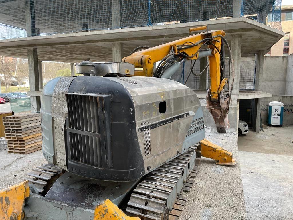 Brokk 330 Diesel Demoliční rýpadla