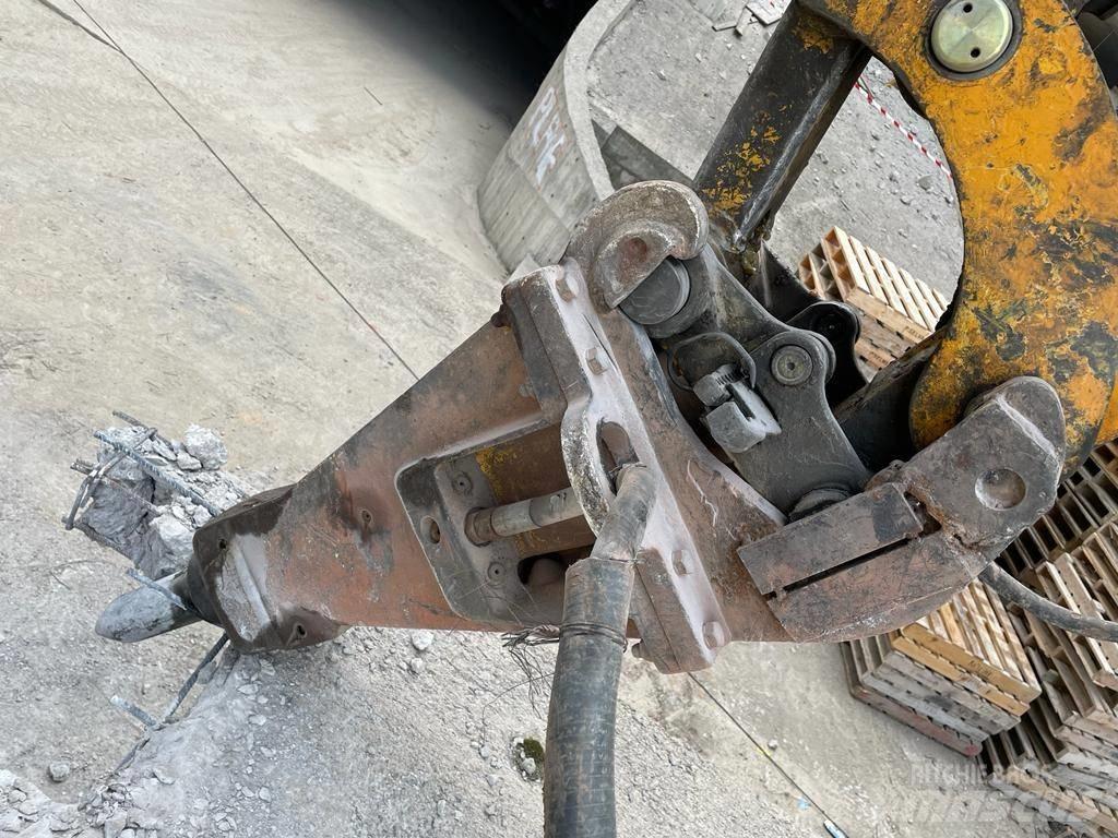 Brokk 330 Diesel Demoliční rýpadla