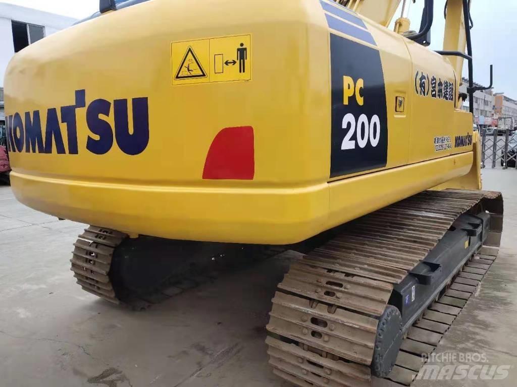 Komatsu PC 200 Pásová rýpadla