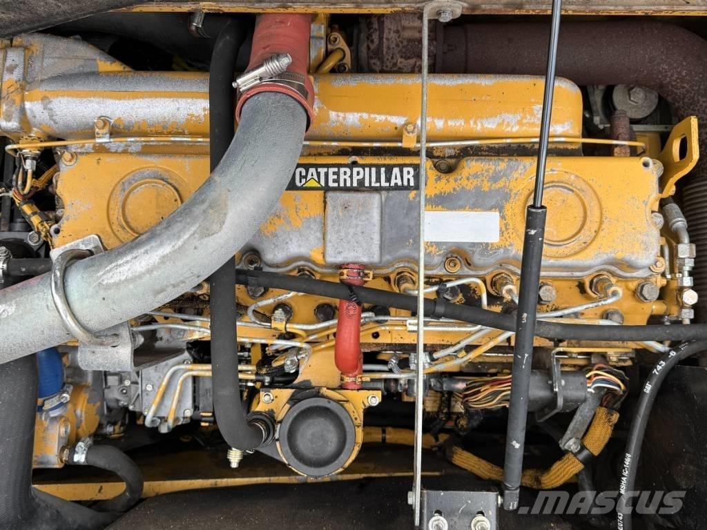 CAT M 318 C Kolová rýpadla