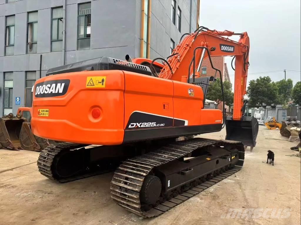 Doosan DX 225 LC Pásová rýpadla