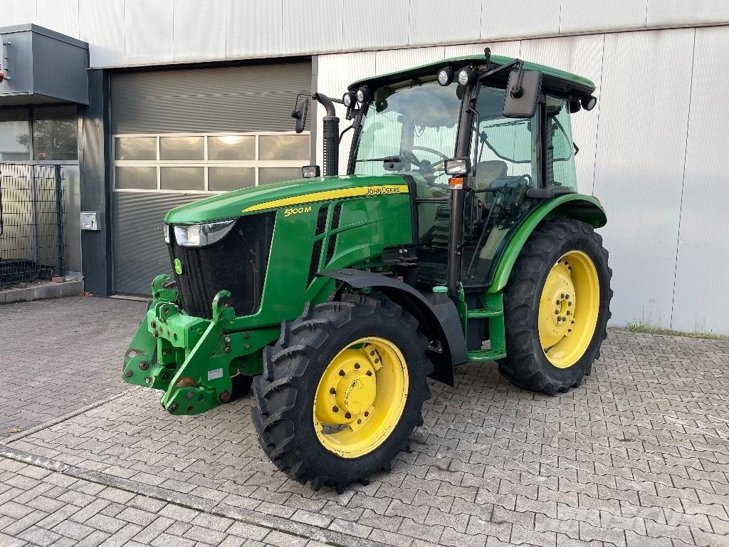 John Deere 5100 M Traktory