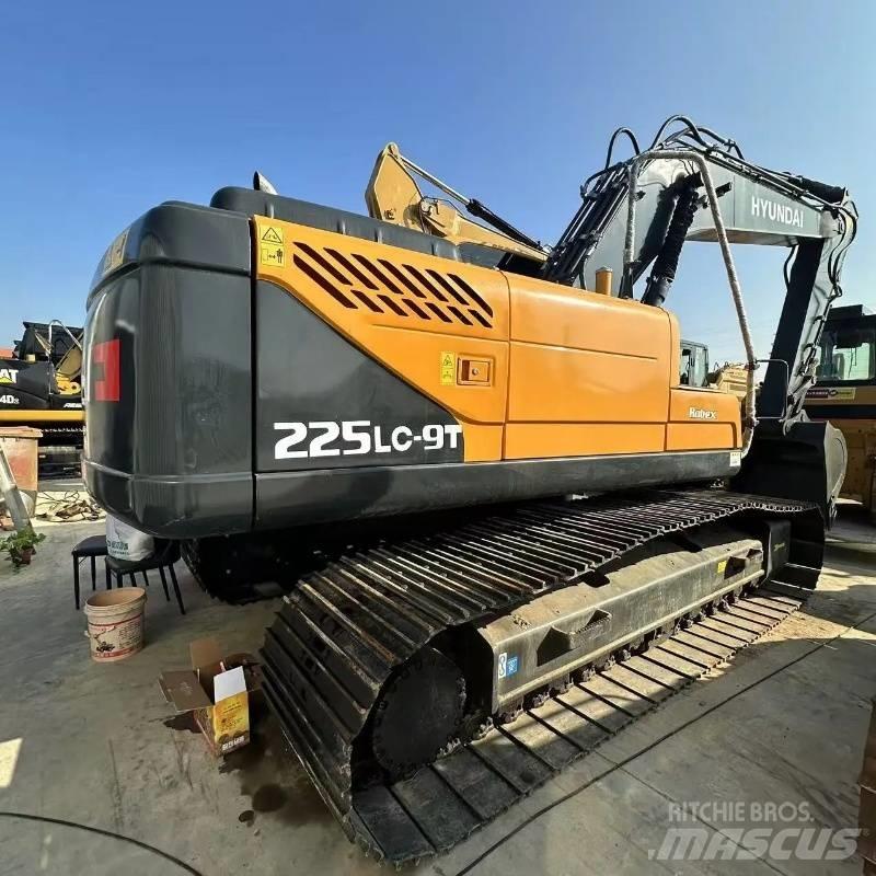 Hyundai R225 Pásová rýpadla