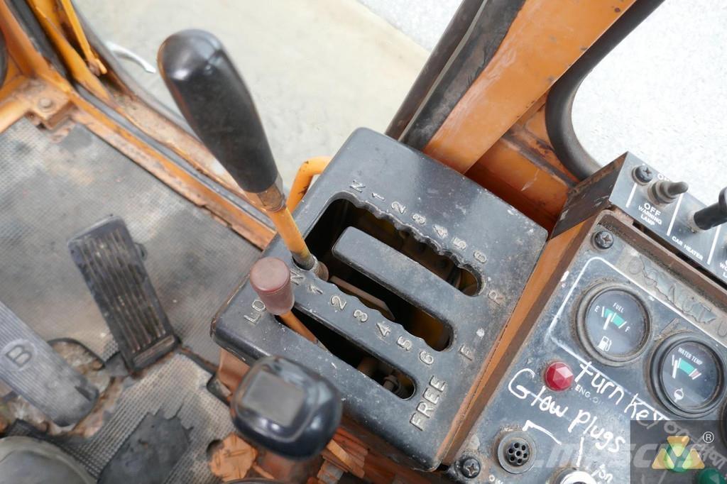 Mitsubishi MG300 Grejdry