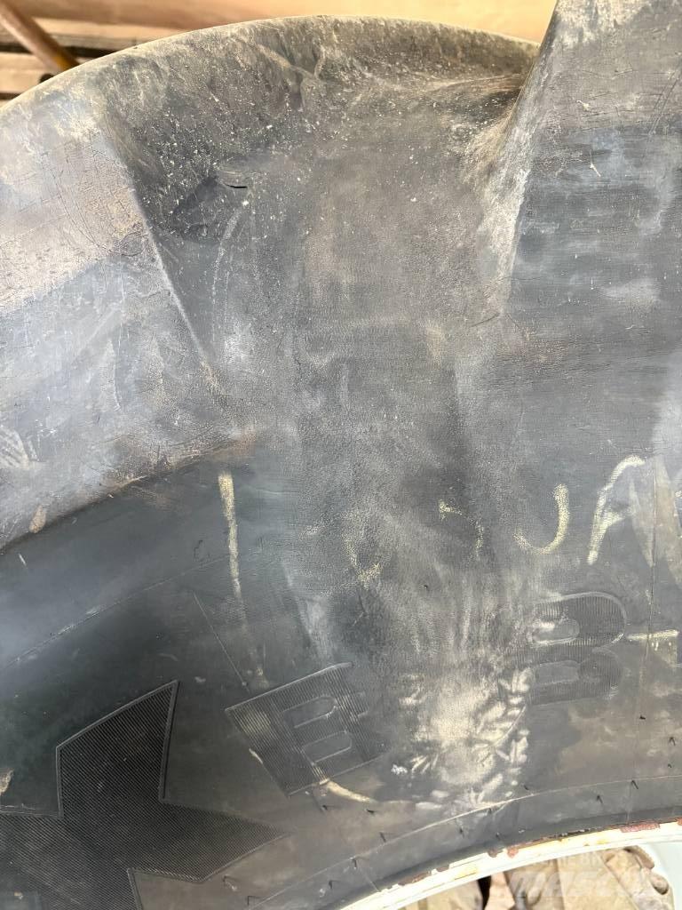 Michelin 800/70R32 Pneumatiky, kola a ráfky