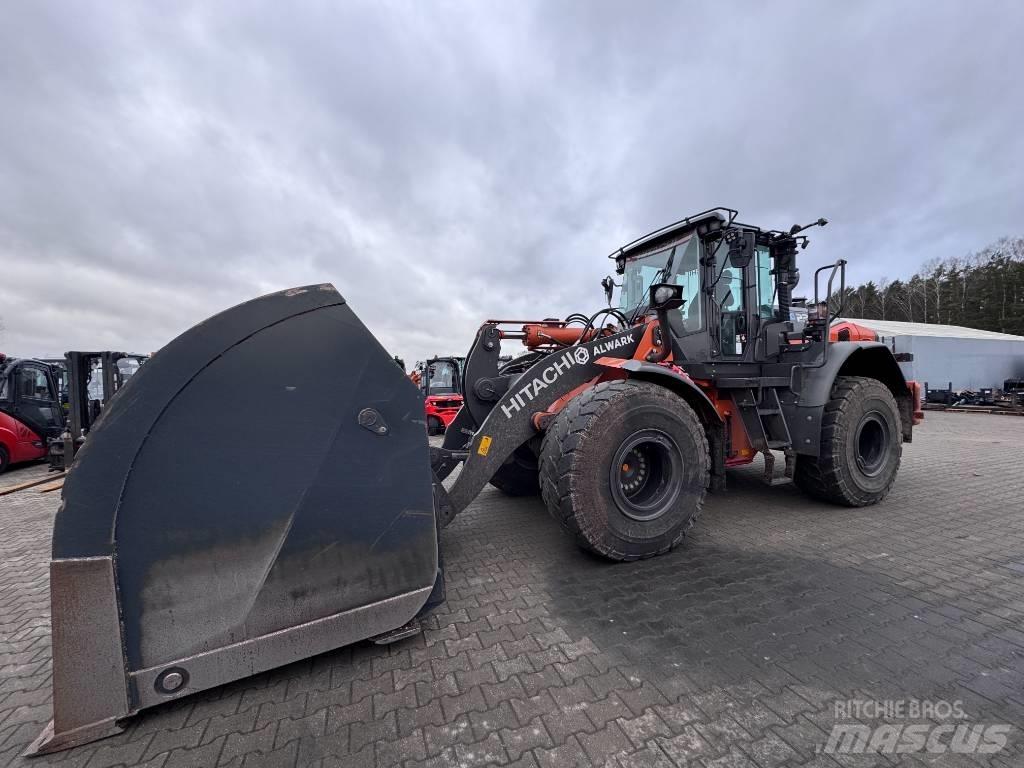 Hitachi ZW 220-7 Kolové nakladače