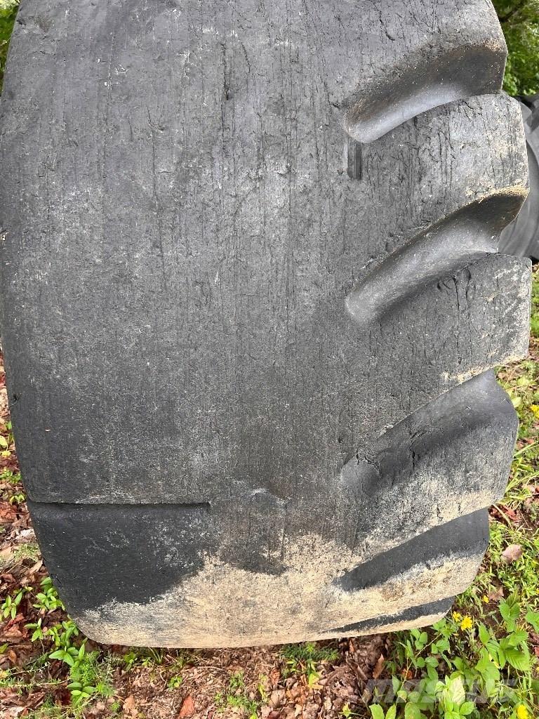  65/35X33 Firestone Pneumatiky, kola a ráfky