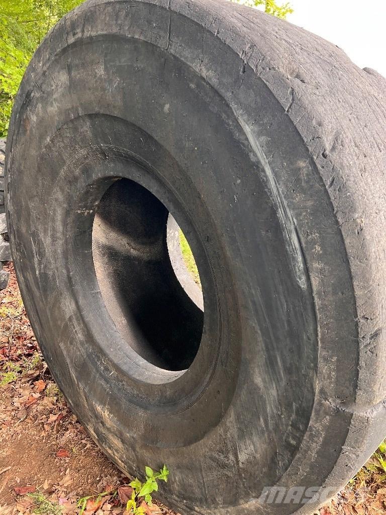  65/35X33 Firestone Pneumatiky, kola a ráfky