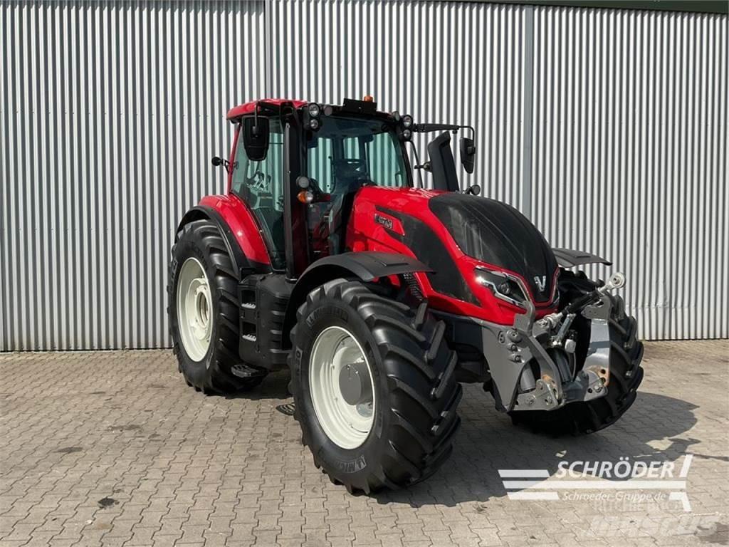Valtra T 235 A Traktory