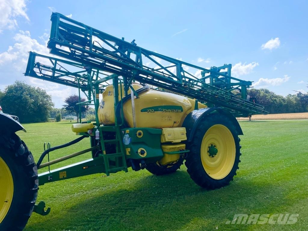 John Deere 732 Tažené postřikovače