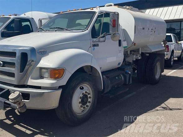 Ford F750 Cisternové vozy