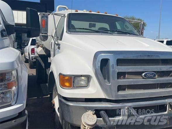 Ford F750 Cisternové vozy