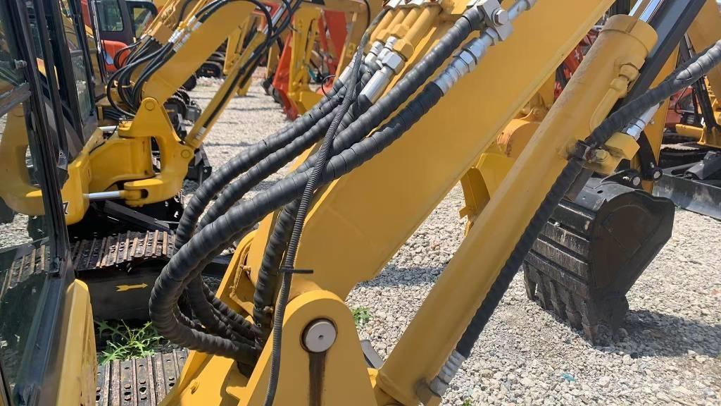Komatsu P C80-3 Pásová rýpadla