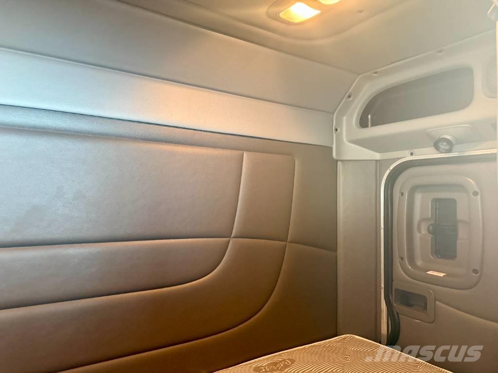 Peterbilt 389 Tahače