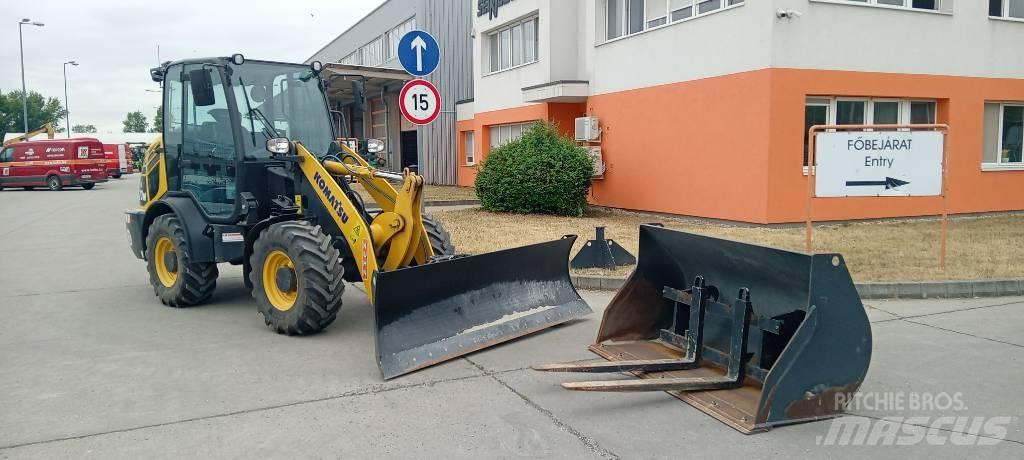 Komatsu WA 70 Kolové nakladače