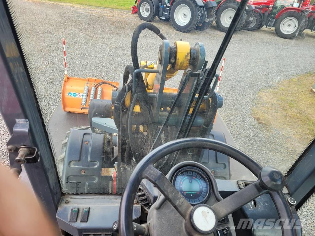 Gehl 340 Víceúčelové nakladače