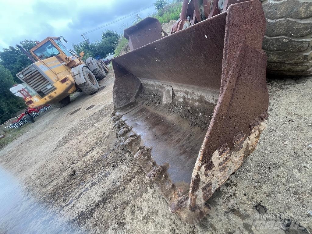 Volvo L150c Kolové nakladače